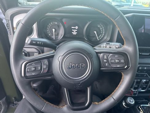 Used 2024 Jeep Wrangler Unlimited AWD/4WD image 13