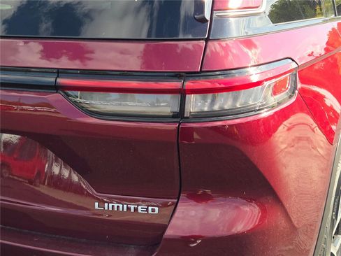 New 2025 Jeep Grand Cherokee Limited image 13