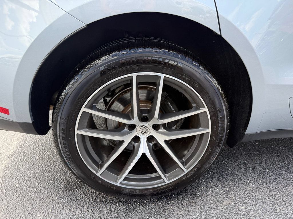 Used 2026 Porsche Macan AWD/4WD image 42