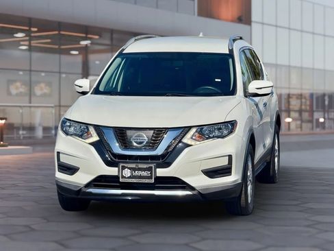 Used 2017 Nissan Rogue SV image 24