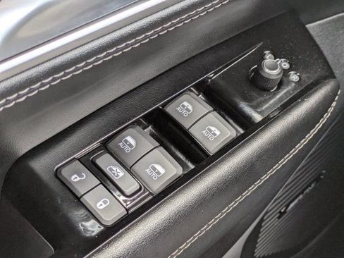 Used 2024 Jeep Wagoneer Series III AWD/4WD image 25