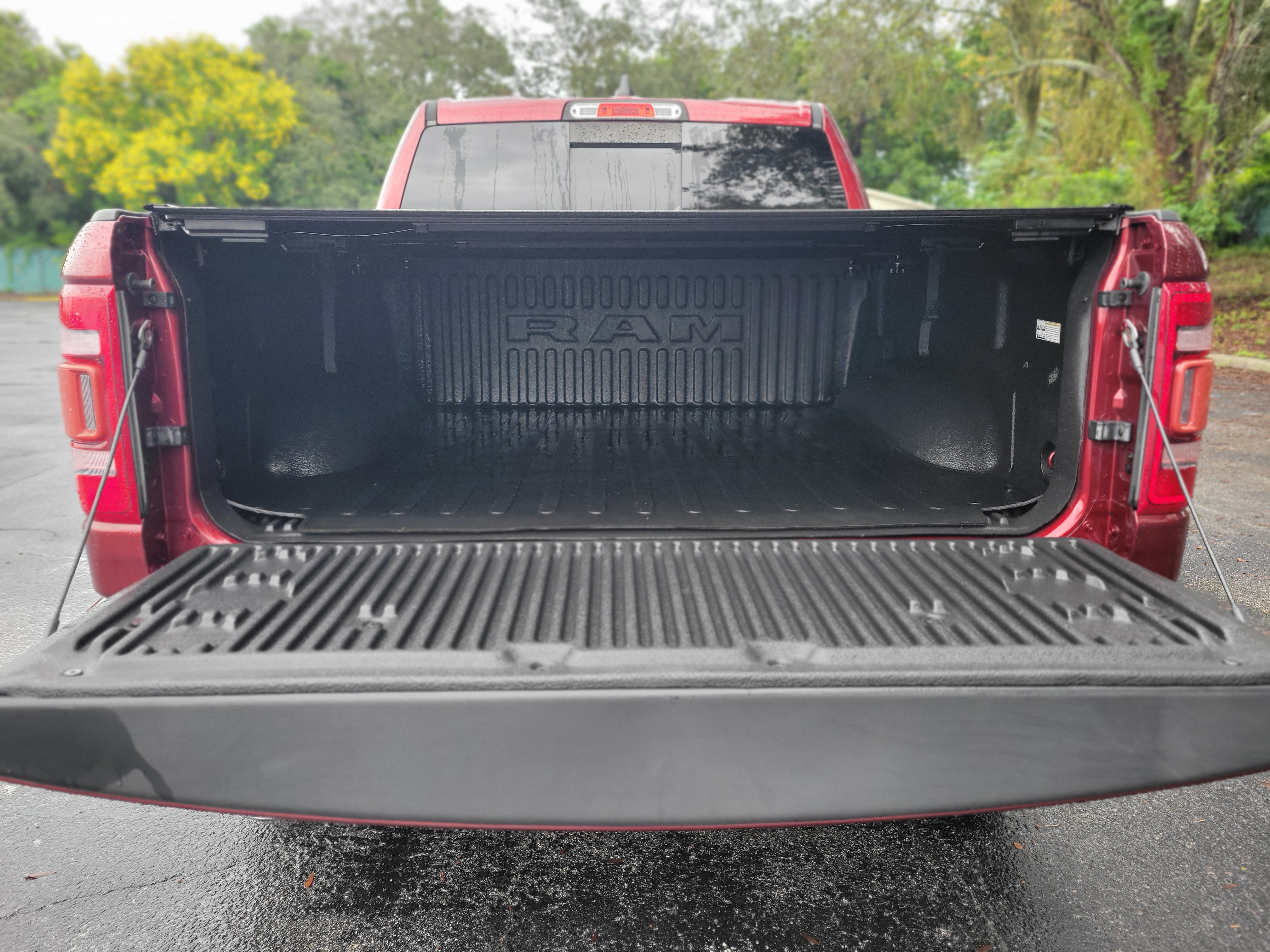 Used 2022 RAM 1500 Laramie AWD/4WD image 8