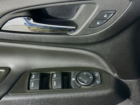 Used 2024 Chevrolet Equinox LT FWD image 24