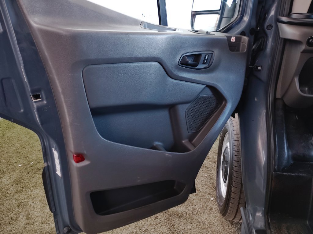 Used 2020 Ford Transit 250 148 High Roof Extended RWD image 19