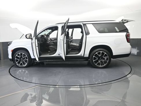 Used 2024 Chevrolet Suburban RST RWD image 79