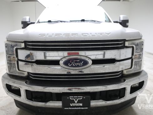 Used 2018 Ford F250 Lariat w/ Lariat Value Package AWD/4WD image 7
