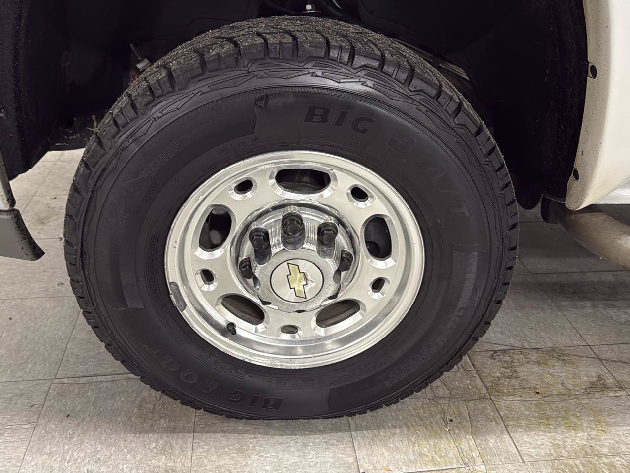 Used 2005 Chevrolet Silverado 2500 LT w/ Heavy-Duty Power Package AWD/4WD image 59