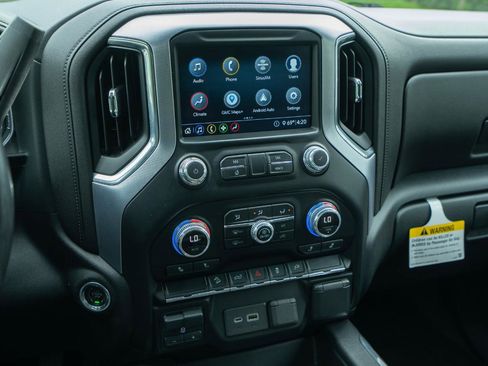 Used 2020 GMC Sierra 2500 SLE w/ Preferred Package AWD/4WD image 23