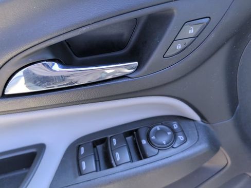 Used 2024 Chevrolet Equinox LS w/ Driver Confidence II Package FWD image 13