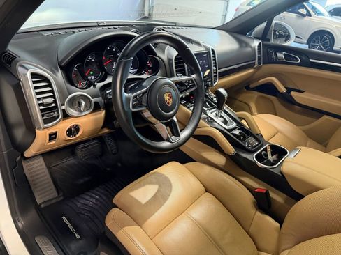 Used 2018 Porsche Cayenne Platinum Edition AWD/4WD image 15