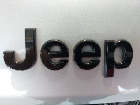 Used 2024 Jeep Grand Cherokee L Limited w/ Black Appearance Package AWD/4WD image 31