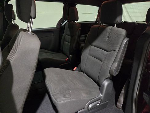 Used 2020 Dodge Grand Caravan SE image 9
