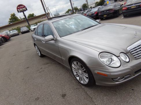 Used 2008 Mercedes-Benz E 350 4MATIC Sedan image 41