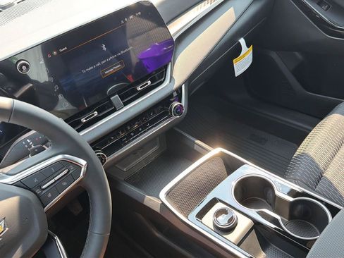 New 2026 Chevrolet Equinox LT w/ Safety and Technology Package FWD image 28