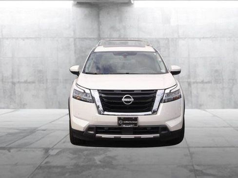 Used 2024 Nissan Pathfinder Platinum AWD/4WD image 4