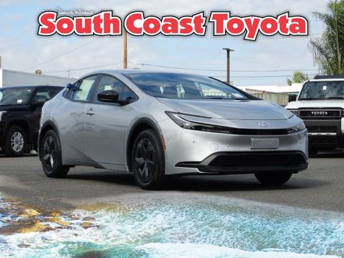 New 2026 Toyota Prius LE FWD image 1