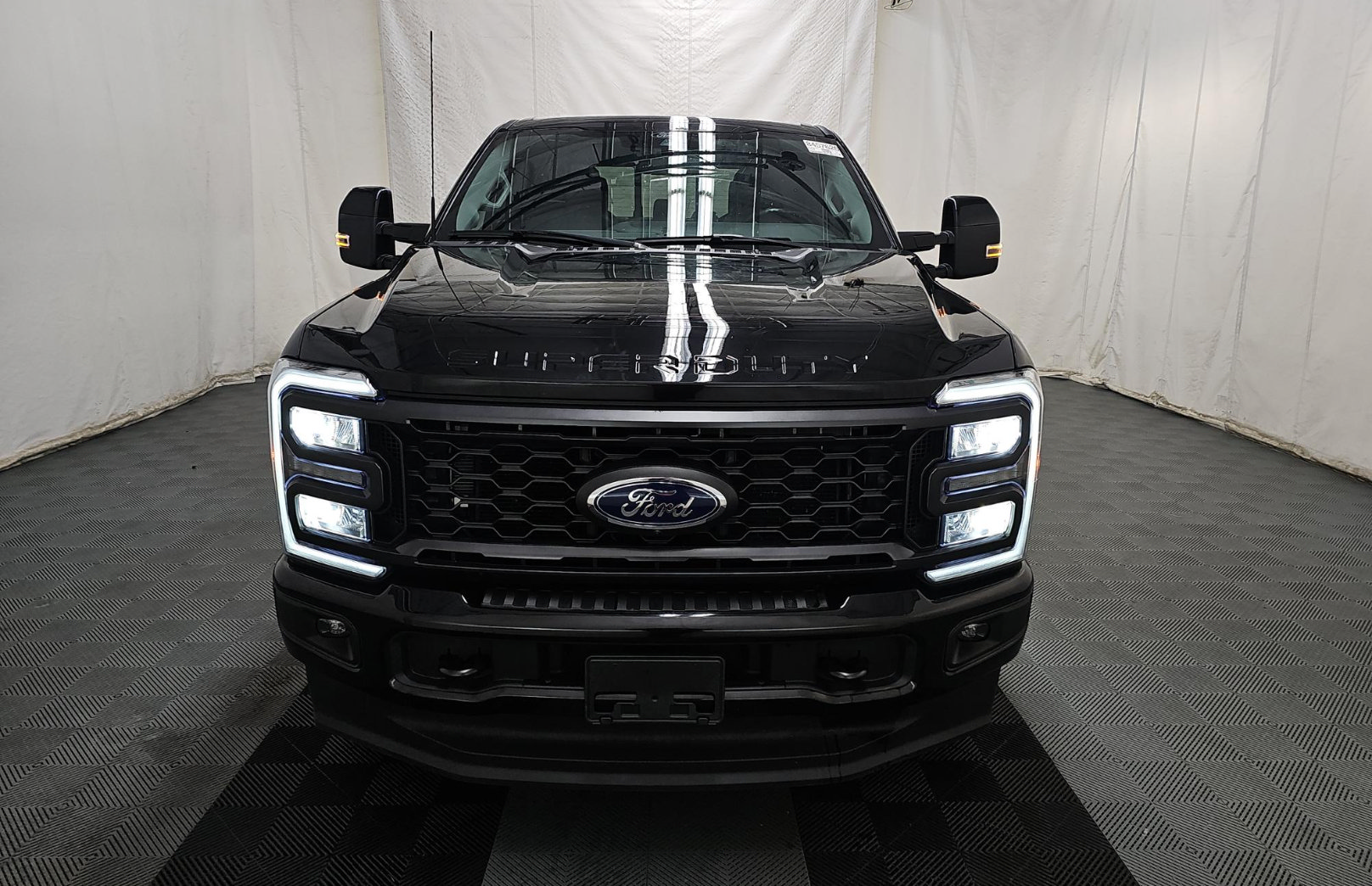Used 2024 Ford F250 Lariat w/ Sport Appearance Package AWD/4WD image 2
