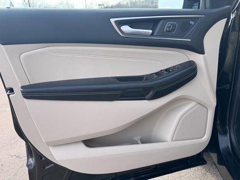 Certified 2023 Ford Edge Titanium image 23