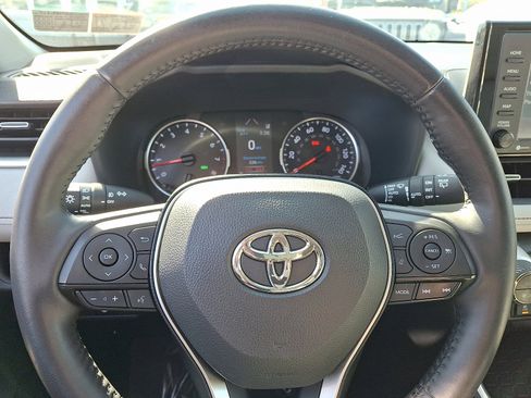 Used 2020 Toyota RAV4 XLE Premium AWD/4WD image 20