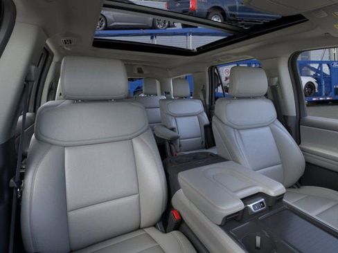 New 2026 Ford Expedition Active RWD image 10