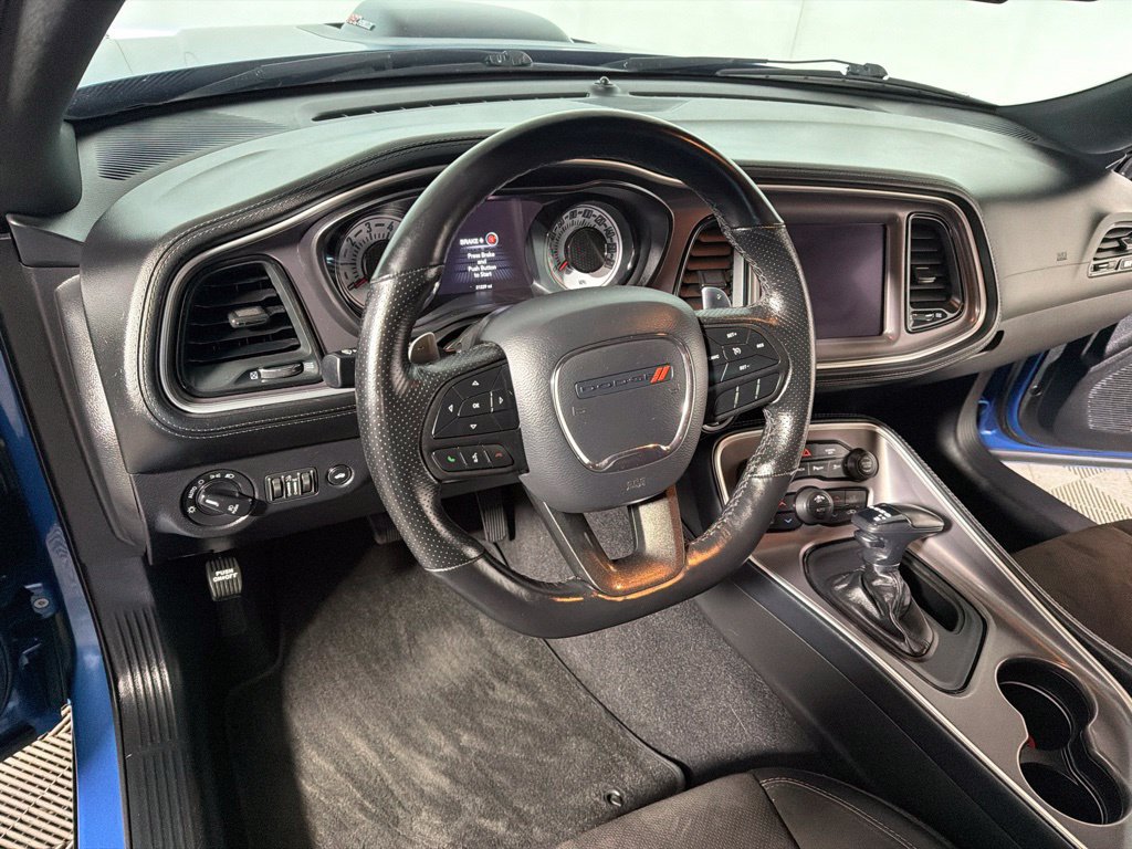 Used 2022 Dodge Challenger R/T Scat Pack w/ Shaker Package RWD image 8