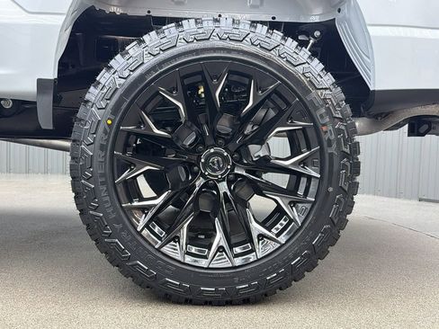 Used 2025 Ford F150 Lariat image 13