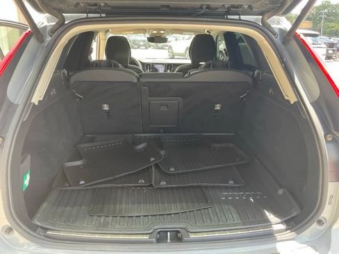 Certified 2024 Volvo XC60 B5 Plus w/ Protection Package Premier AWD/4WD image 19