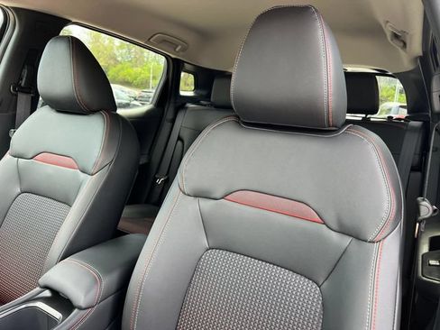 New 2026 Nissan Kicks SR w/ Cold Weather Package FWD image 9