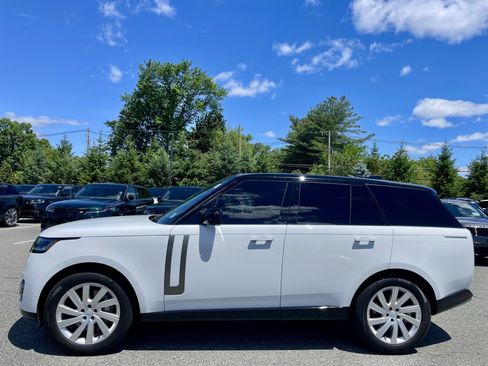Used 2025 Land Rover Range Rover SE AWD/4WD image 8