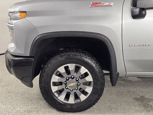 Used 2024 Chevrolet Silverado 2500 Custom w/ Custom Value Package AWD/4WD image 8