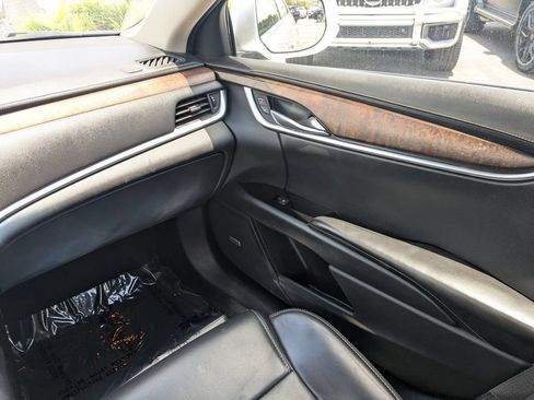 Used 2018 Cadillac XTS Luxury FWD image 4