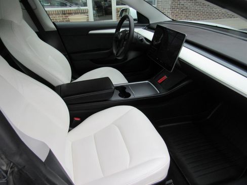 Used 2022 Tesla Model 3 Long Range image 23