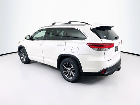 Used 2018 Toyota Highlander XLE image 5
