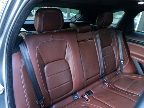 Used 2019 Jaguar F-PACE S image 42