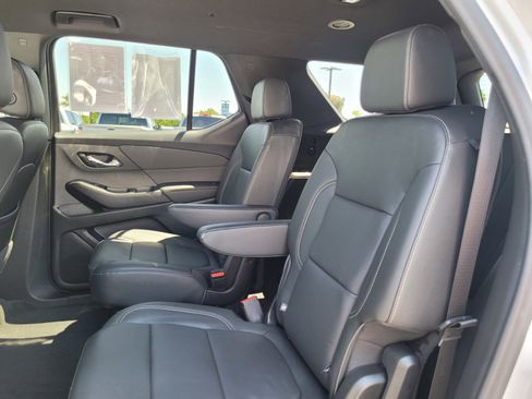 Used 2023 Chevrolet Traverse LT w/ LT Premium Package AWD/4WD image 13