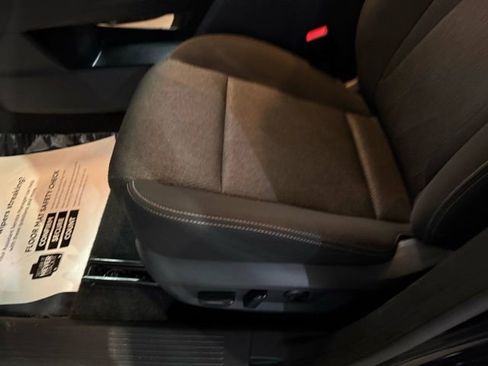 Certified 2025 Nissan Rogue SV image 12