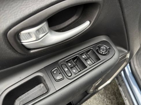 Used 2023 Jeep Renegade Latitude w/ Premium Group AWD/4WD image 24