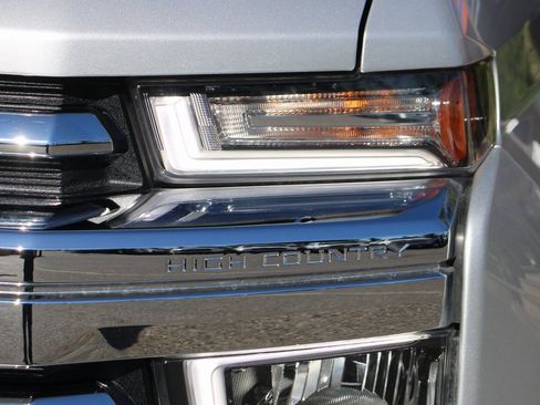 Used 2022 Chevrolet Silverado 2500 High Country image 52