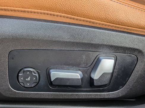 Used 2023 BMW 330i Sedan w/ Premium Package image 22