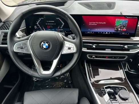 Used 2025 BMW X7 xDrive40i w/ Premium Package AWD/4WD image 18