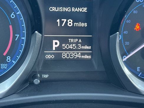 Used 2014 Toyota Corolla S image 32