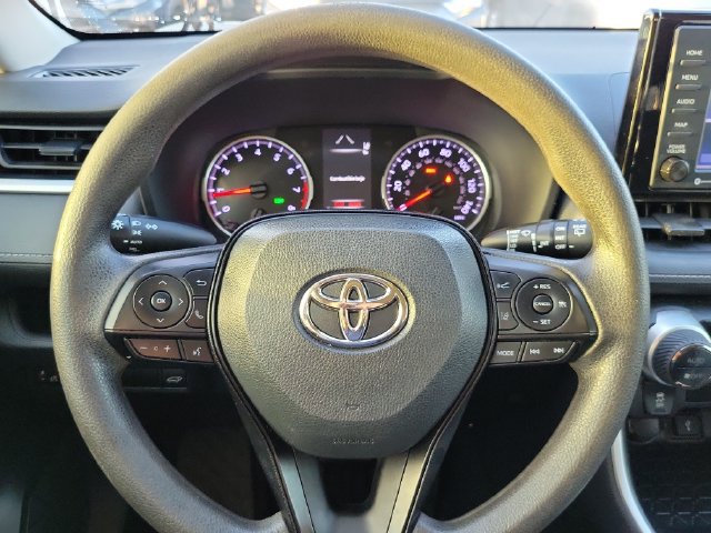 Used 2022 Toyota RAV4 XLE w/ Convenience Package FWD image 14