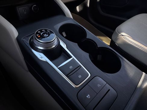 Used 2020 Ford Escape SEL image 21