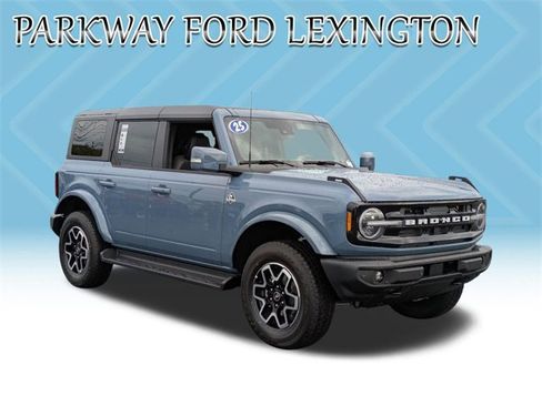 New 2025 Ford Bronco Outer Banks image 3