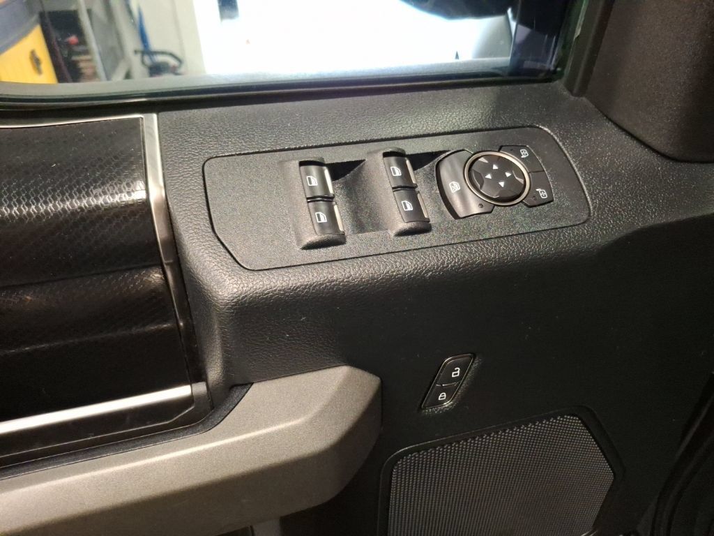 Used 2018 Ford F150 Raptor w/ Equipment Group 801A Mid AWD/4WD image 15
