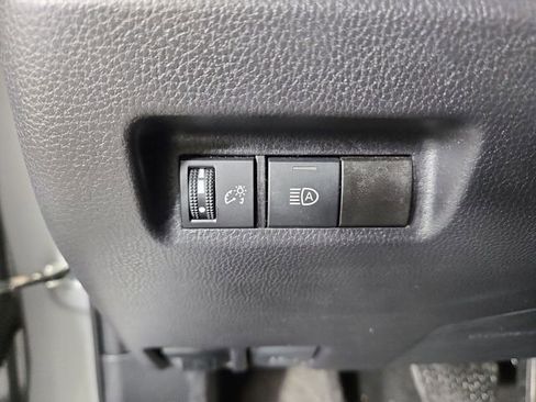 Used 2025 Toyota RAV4 XLE image 27