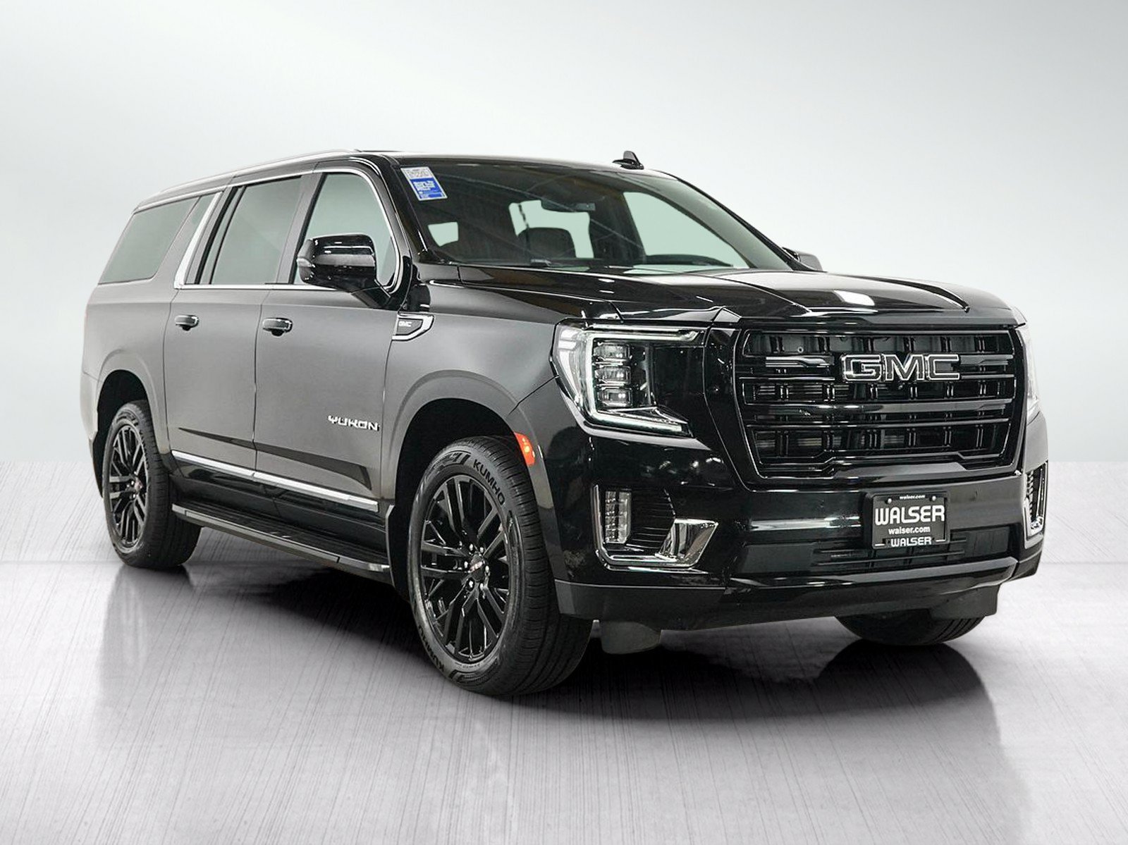 Used 2023 GMC Yukon XL SLT w/ SLT Premium Package AWD/4WD image 7