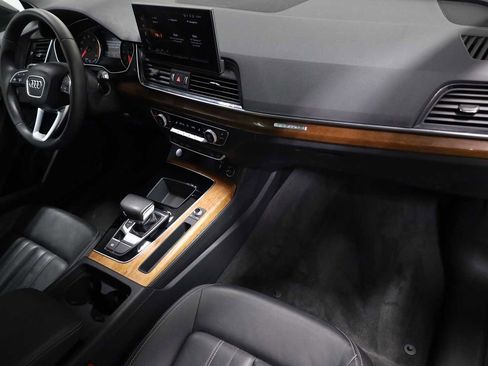 Used 2023 Audi Q5 2.0T Premium w/ Convenience Package image 6
