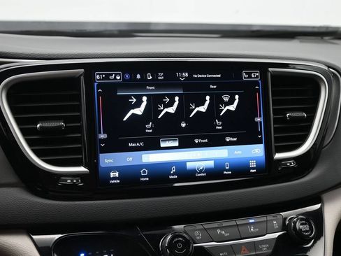 Used 2024 Chrysler Pacifica Touring-L FWD image 17