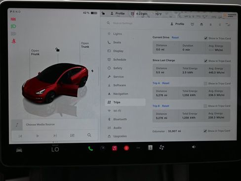 Used 2023 Tesla Model 3 Standard Range RWD image 31